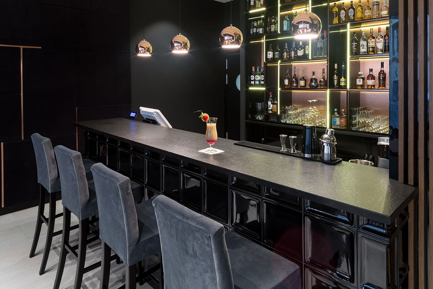 Wine & Spirits Bar w hotelu w centrum Krakowa